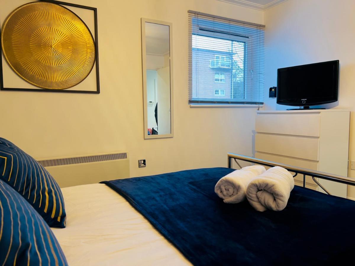 Lush Gated Cardiff Bay Flat With Fastwifi And Parking Apartment Exterior photo