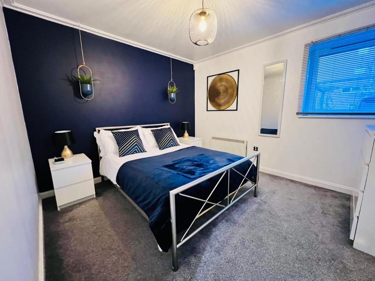 Lush Gated Cardiff Bay Flat With Fastwifi And Parking Apartment Exterior photo